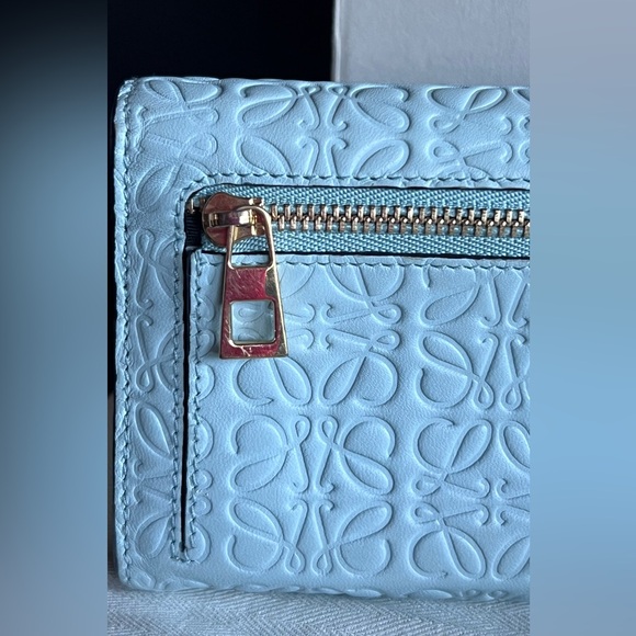 LOEWE ANAGRAM Imprinted Baby Blue Leather Gold Metal Snap Zip Coin Wallet - Picture 6 of 16